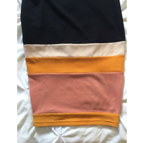 Fitted colour block midi dress - Picture 4 of 5